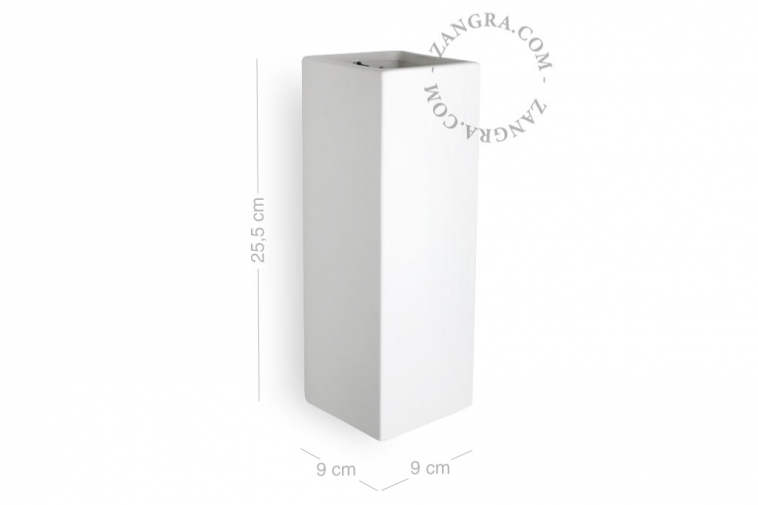 Up & down wall light in white ceramic.