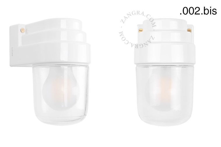 Art-Deco-Wandleuchte aus weißem Porzellan.