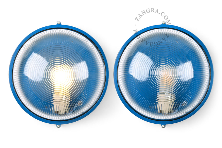 Blauwe, ronde lamp.