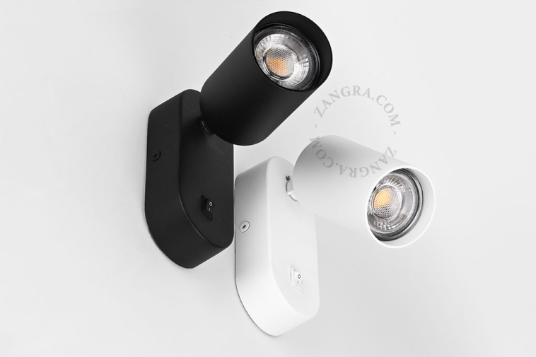 Lámpara de lectura orientable.