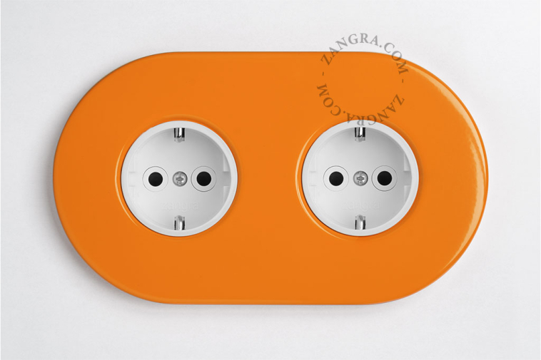 prise electrique vintage orange avec installation facile