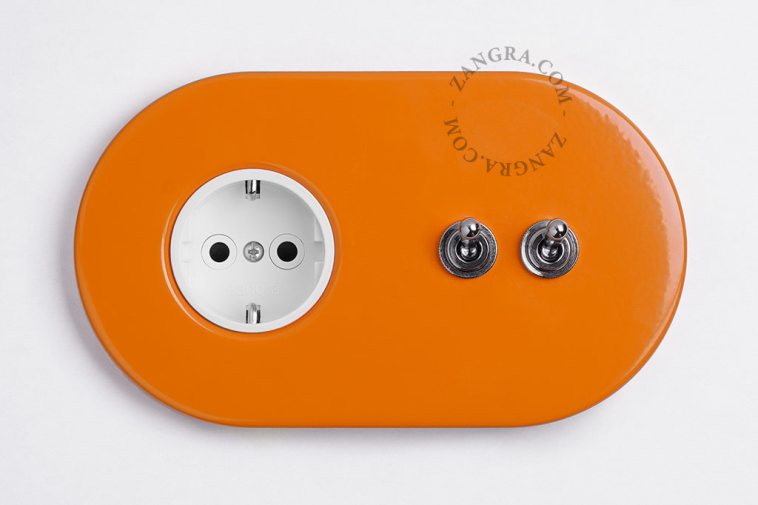 tomada embutida em laranja e interruptor bidirecional ou simples - dupla alavanca niquelada