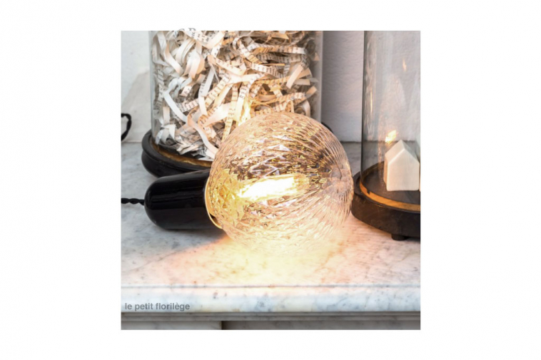 Smoked crystal-shaped light bulb