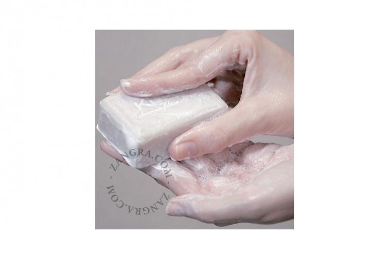 klar.001.005_s-healing-soap-zeep-earth-ecologique-savon-ecologisch