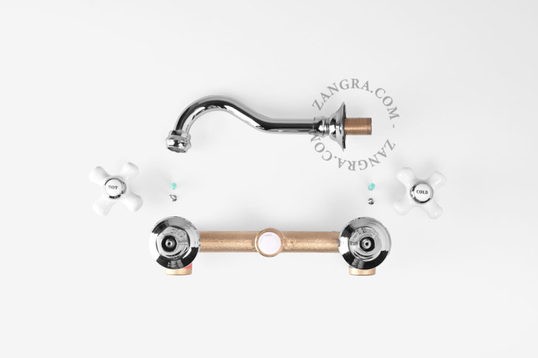 Bateria ścienna w stylu retro.