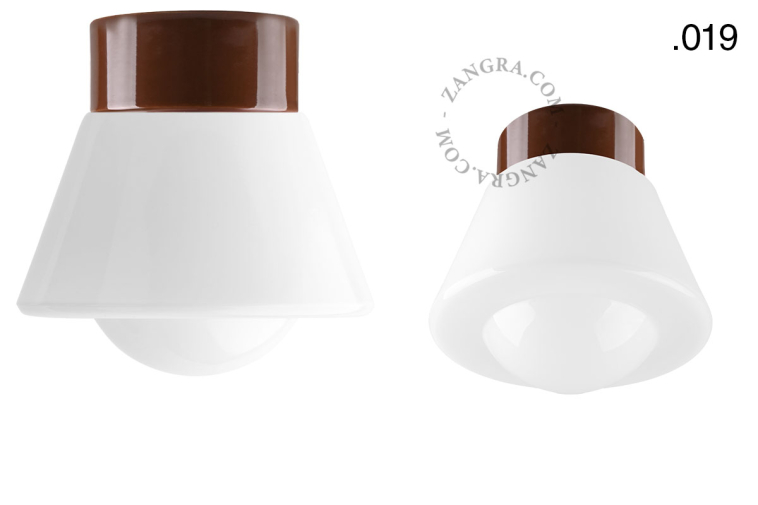 Bruine, porseleinen lamp.