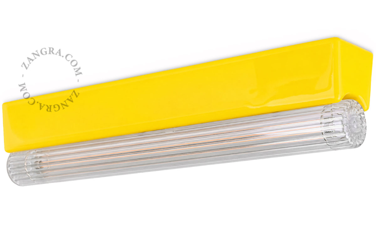 Lampe S14d aus gelbem Porzellan.