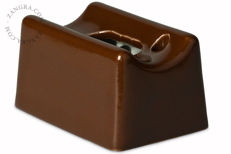 Brun porcelæn S14d lampeholder.