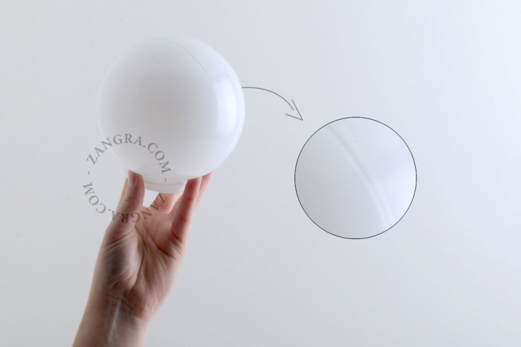 Lampe potence rouge.