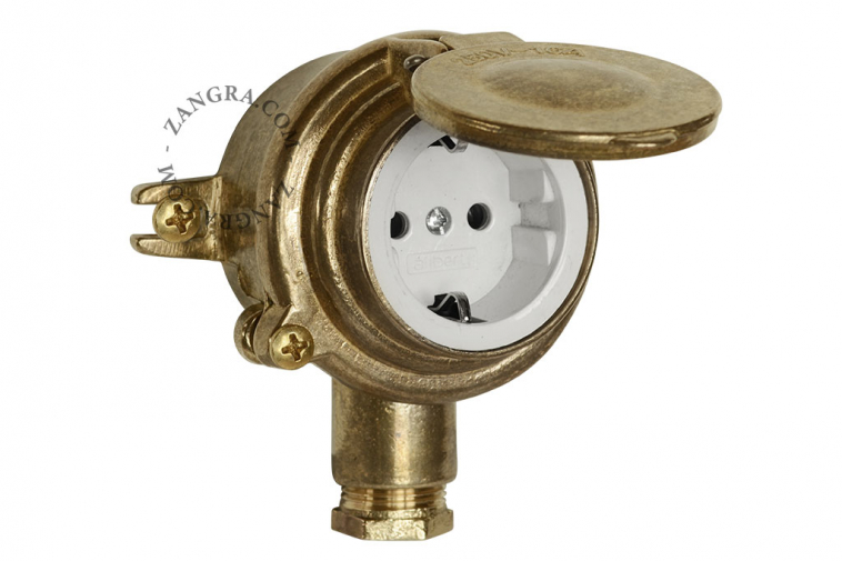 Waterproof wall-mounted outlet in brass - type F.