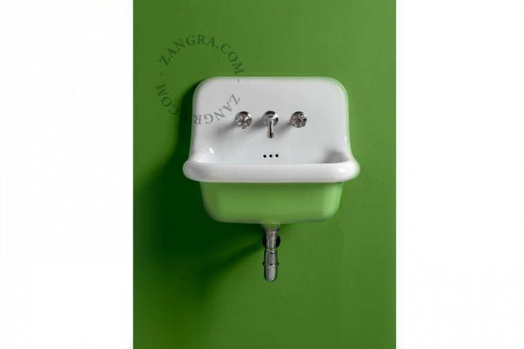 Tap for washbasin with 3 holes.