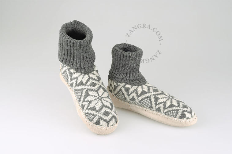 Norwegian grey handmade slippers with leather sole.