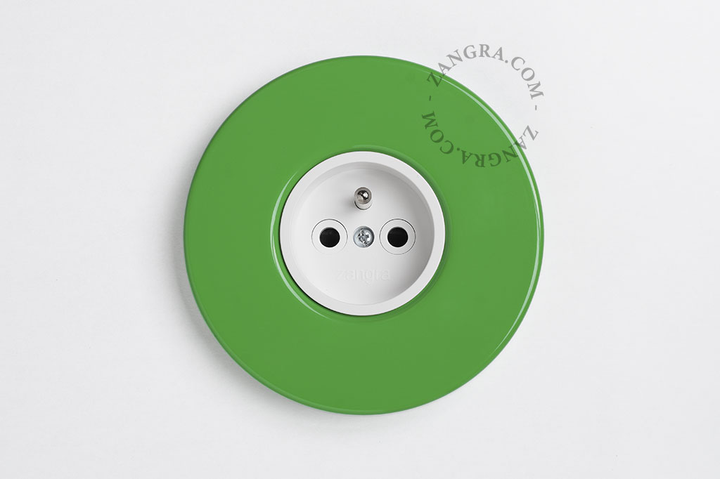 Green electrical socket for a vintage touch | zangra